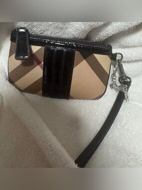 Authentic Classic Plaid Wristlet Clutch in Beige and Black